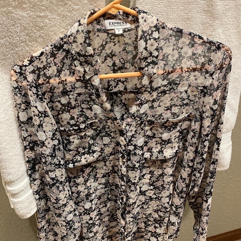 Express Portofino Shirt Medium Black/White Floral